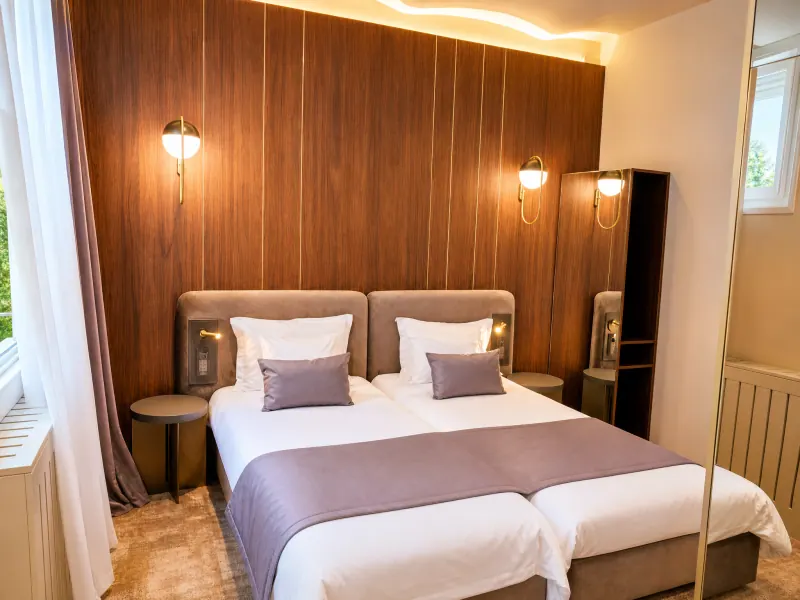 Camera doppia con letto matrimoniale a Vila Siago, centro storico di Cluj-Napoca