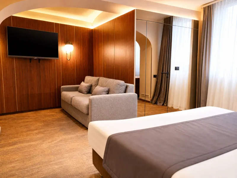 Camera tripla con letto matrimoniale e divano a Vila Siago, Cluj-Napoca